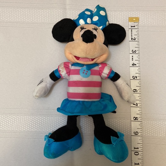 Disney “ Mini Mouse”Collectible Toy Figure clean but couple of small age spots. - Picture 4 of 5